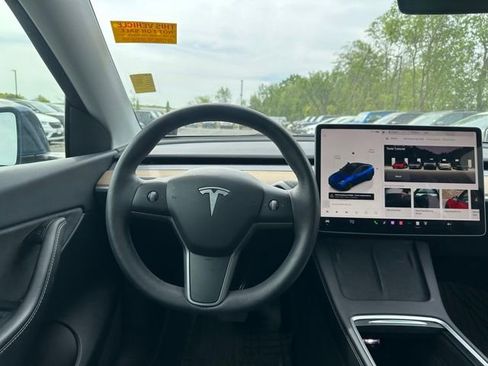 Used 2022 Tesla Model Y Long Range image 20