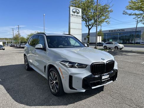 Used 2024 BMW X5 xDrive40i w/ Executive Package AWD/4WD image 2