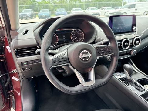 Used 2025 Nissan Sentra SV FWD image 11