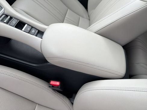 Used 2025 Honda HR-V EX-L image 24