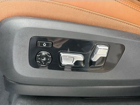 New 2026 BMW X5 xDrive50e w/ Executive Package image 19