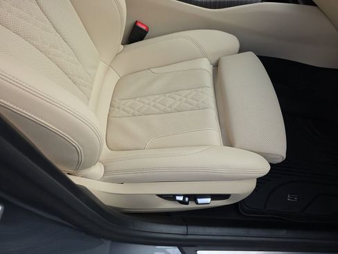 Used 2023 BMW 530i xDrive w/ Convenience Package image 12