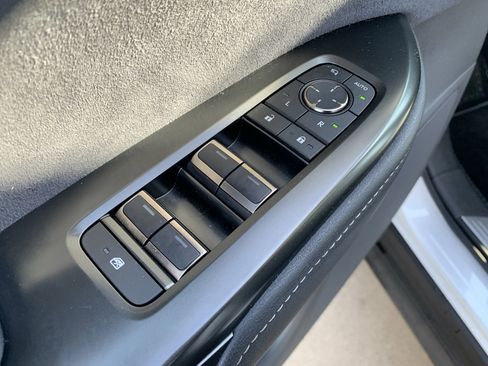 Used 2023 Lexus RZ 450e Premium image 15