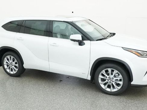 New 2026 Toyota Highlander Limited image 7
