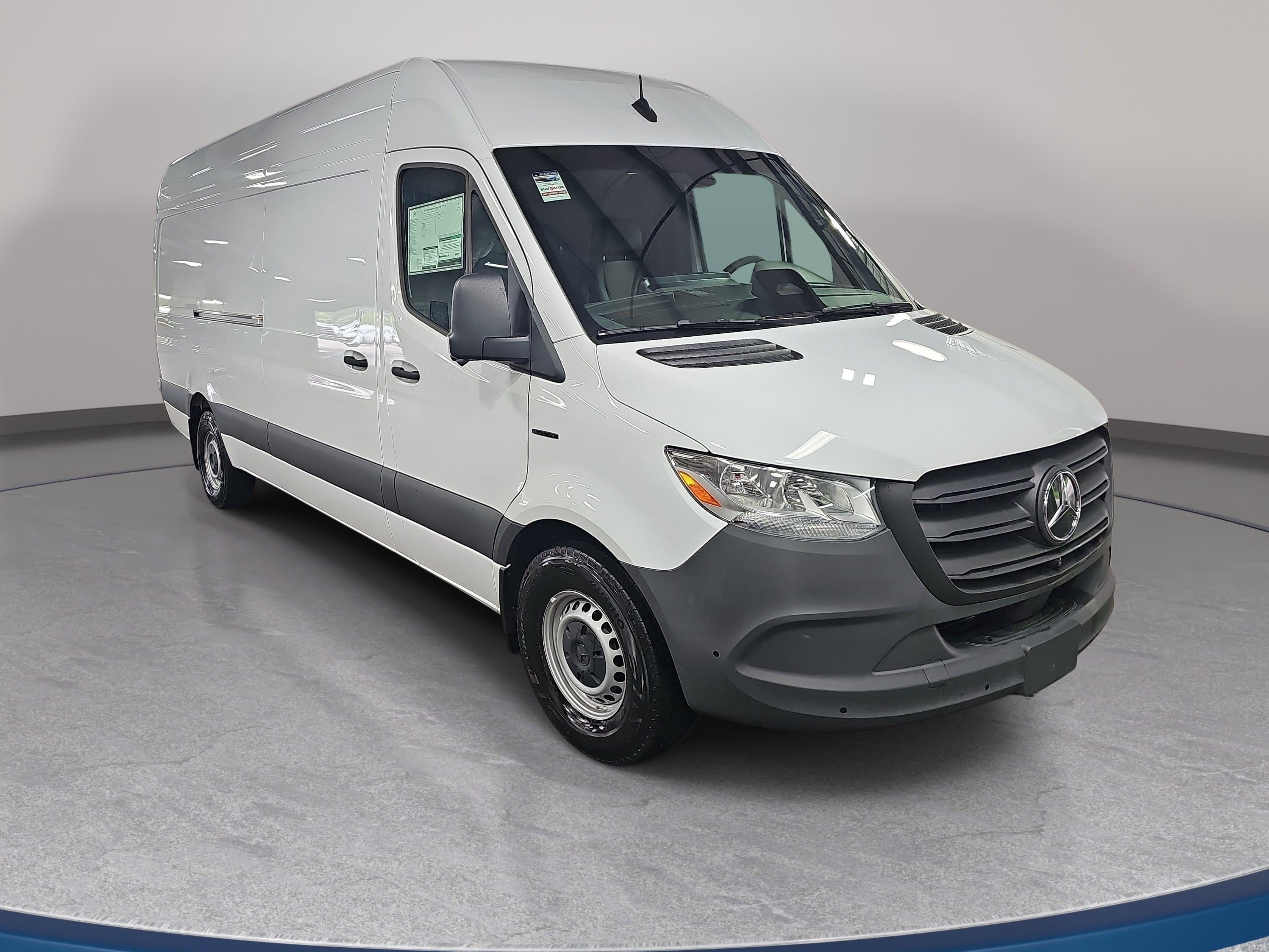 New 2025 Mercedes-Benz eSprinter 170 Cargo image 3