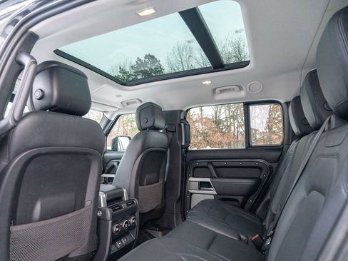 Certified 2023 Land Rover Defender 130 SE image 33