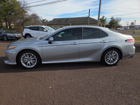 Certified 2020 Toyota Camry XLE image 6