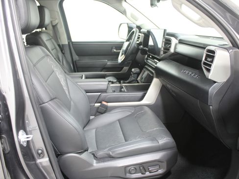 Used 2022 Toyota Tundra SR5 image 25