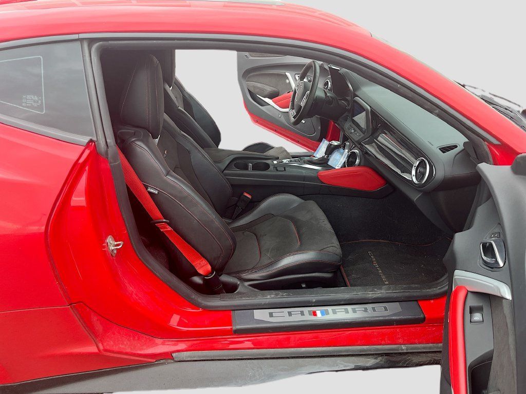 Used 2021 Chevrolet Camaro ZL1 RWD image 27
