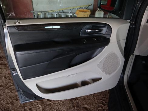 Used 2012 Dodge Grand Caravan American Value Package FWD image 34