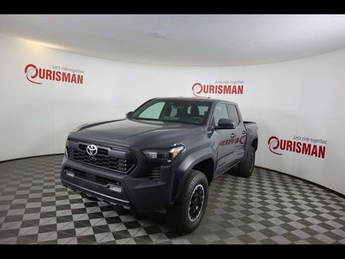 Used 2024 Toyota Tacoma TRD Off-Road AWD/4WD image 3