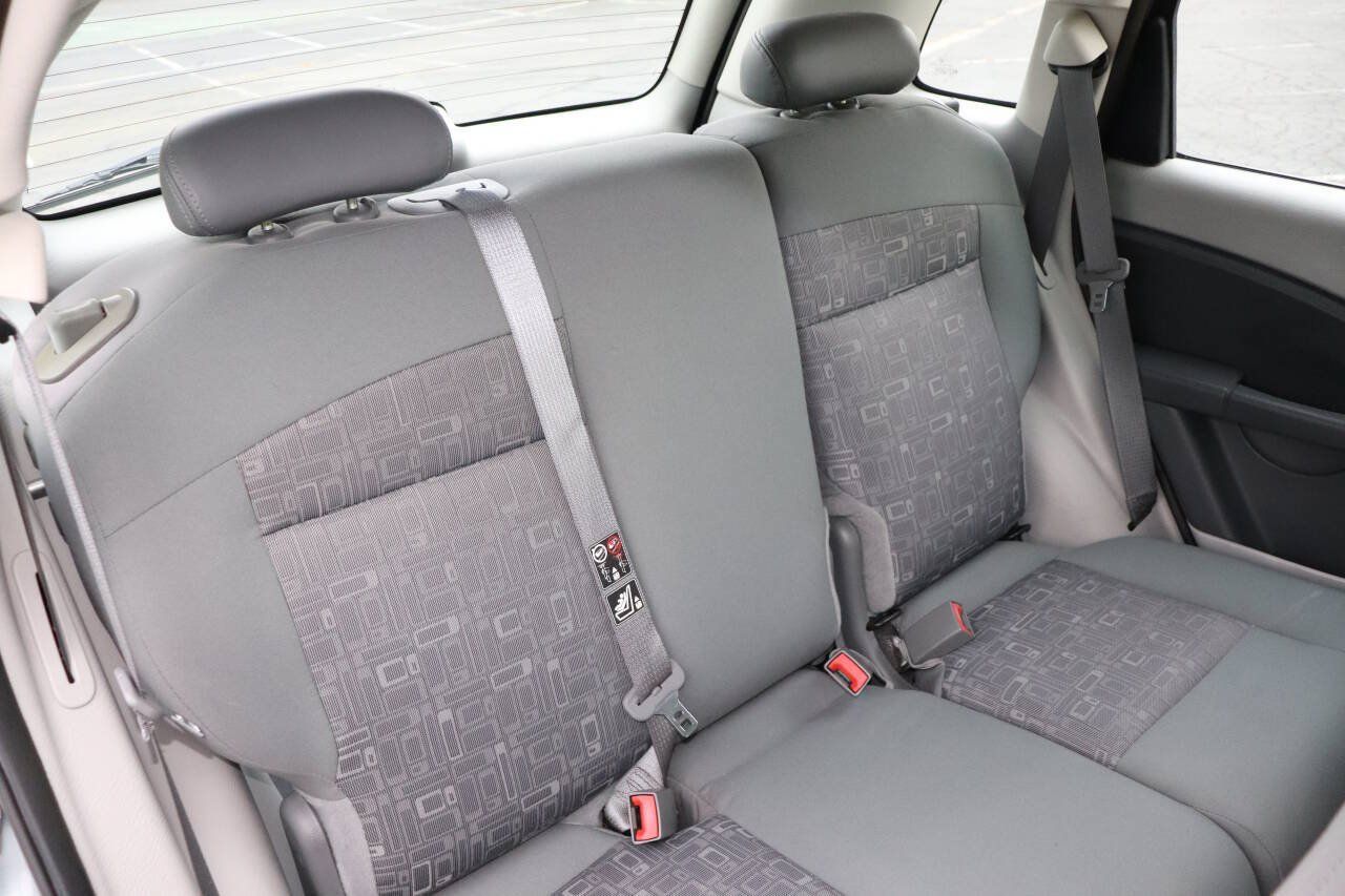 Used 2009 Chrysler PT Cruiser FWD image 28