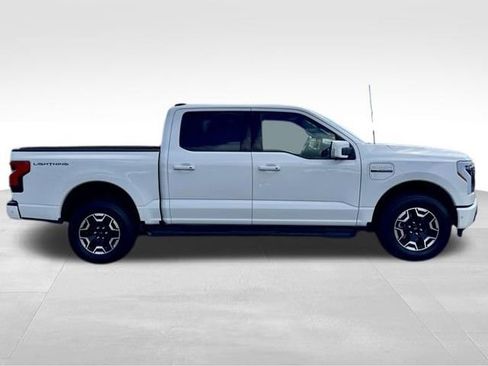 Used 2022 Ford F150 Lightning Platinum AWD/4WD image 9