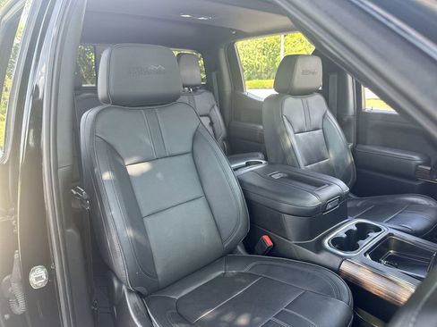 Used 2022 Chevrolet Silverado 1500 High Country w/ Technology Package image 27