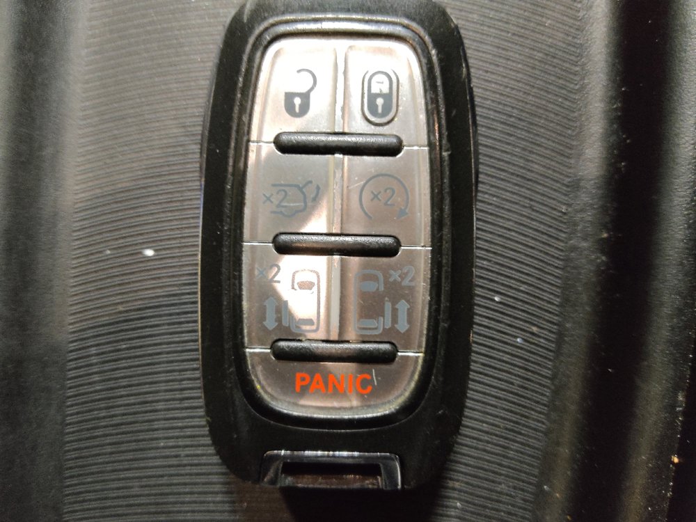 Used 2020 Chrysler Voyager Lxi FWD image 32