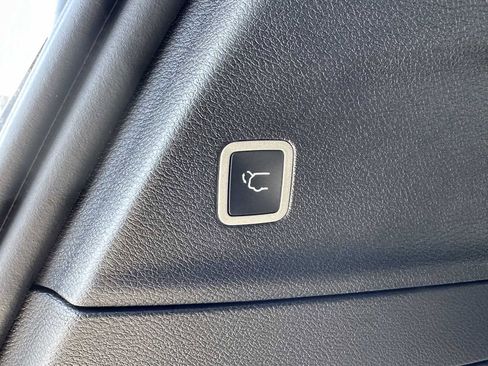 New 2026 Chrysler Voyager LX image 18