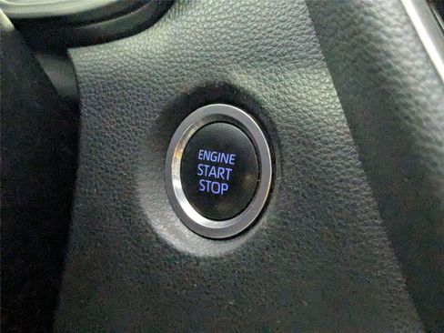 Used 2021 Toyota Corolla SE w/ SE Premium Package image 28