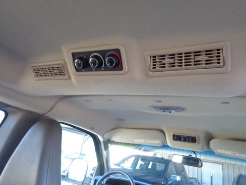 Used 2016 GMC Savana 3500 LT w/ LT Preferred Equipment Group image 50