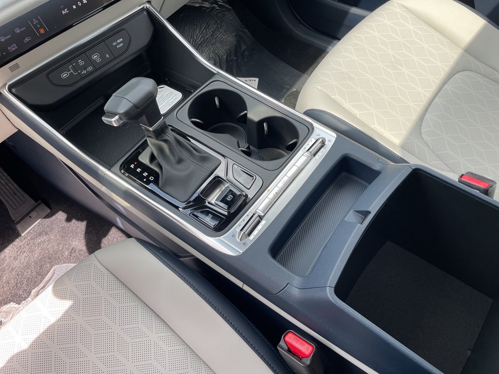 New 2026 Kia Carnival SX w/ SX Dark Edition Package FWD image 9