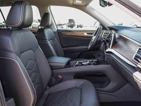 Certified 2024 Volkswagen Atlas SE image 16