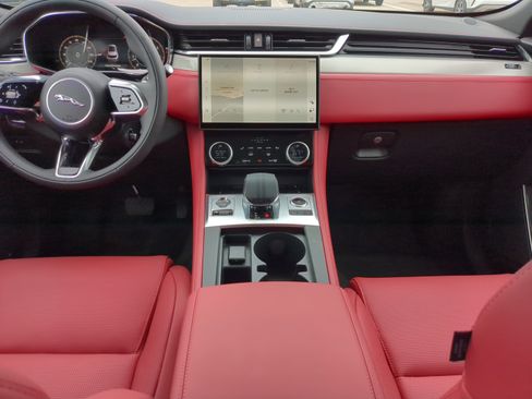 New 2026 Jaguar F-PACE R-Dynamic S image 18