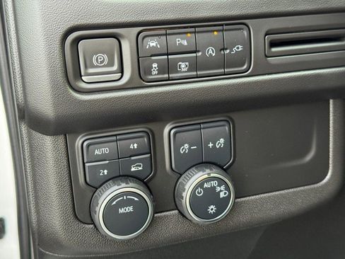 Used 2022 Chevrolet Tahoe RST w/ Luxury Package image 18