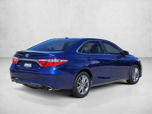 Used 2015 Toyota Camry SE image 5