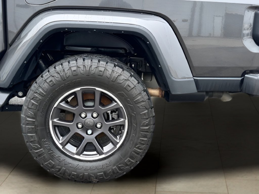 Used 2021 Jeep Gladiator Overland w/ LED Lighting Group AWD/4WD image 36
