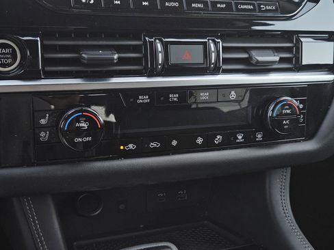 Used 2024 Nissan Pathfinder Platinum image 23