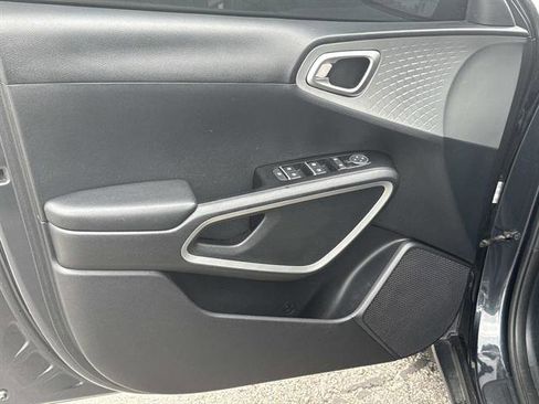 Used 2020 Kia Soul LX FWD image 10
