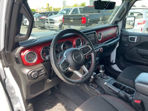 Used 2023 Jeep Wrangler Rubicon w/ Cold Weather Group AWD/4WD image 11