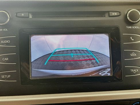 Used 2019 Toyota Highlander LE FWD image 21