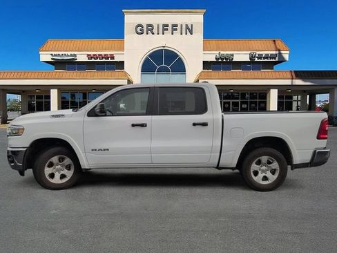 Used 2025 RAM 1500 Big Horn AWD/4WD image 10