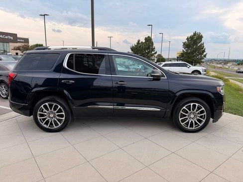 Used 2021 GMC Acadia Denali w/ Denali Technology Package FWD image 10