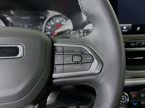 Used 2025 Jeep Compass Limited AWD/4WD image 17