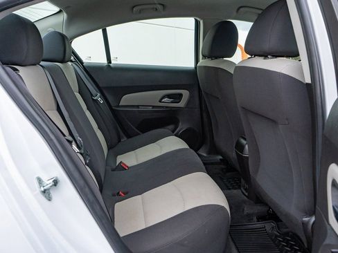 Used 2016 Chevrolet Cruze LS image 9