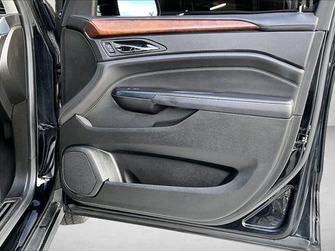 Used 2014 Cadillac SRX Luxury FWD image 16