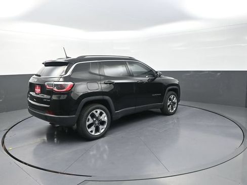 Used 2018 Jeep Compass Limited w/ Navigation Group AWD/4WD image 8