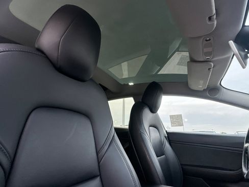 Used 2018 Tesla Model 3 Mid Range image 15