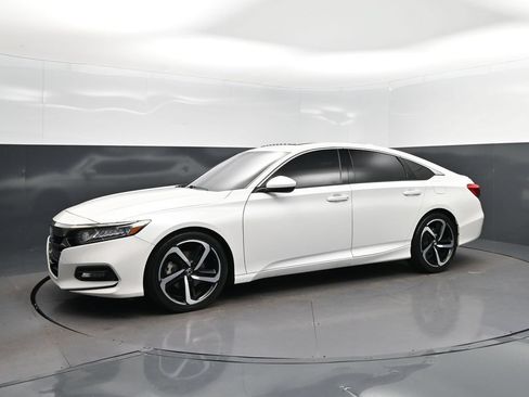 Used 2019 Honda Accord Sport image 3