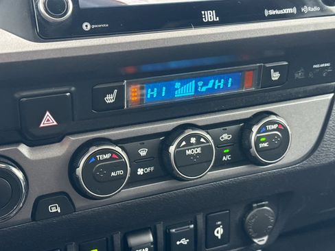 Used 2020 Toyota Tacoma TRD Off-Road image 20