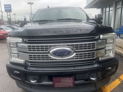 Used 2019 Ford F250 Platinum w/ Platinum Ultimate Package AWD/4WD image 6
