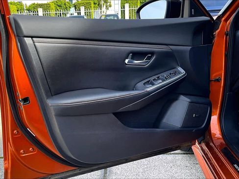 Used 2021 Nissan Sentra SR w/ SR Premium Package image 21