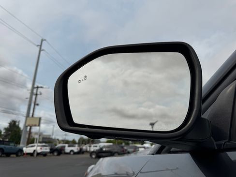 Used 2022 Ford Explorer Limited AWD/4WD image 60