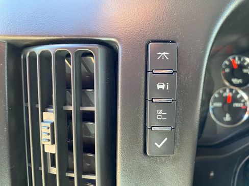 Used 2017 Chevrolet Express 2500 LS image 43