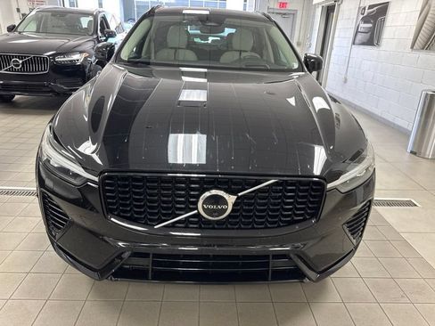 Used 2023 Volvo XC60 T8 Ultimate w/ Climate Package AWD/4WD image 2