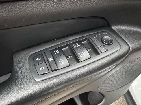 Used 2019 Jeep Grand Cherokee Laredo w/ Security & Convenience Group image 23