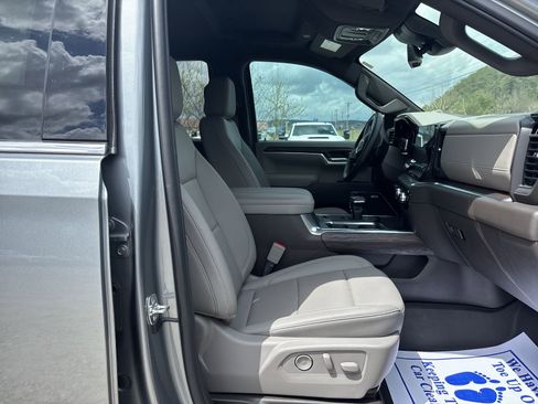 Used 2026 GMC Sierra 1500 SLT image 26