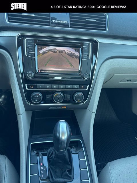 Used 2018 Volkswagen Passat 2.0T R-Line w/ R-Line Lighting Package FWD image 19