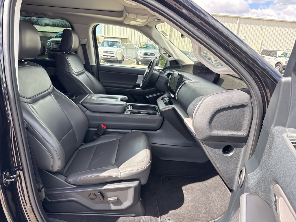 Used 2025 Ford Expedition Max Active RWD image 30